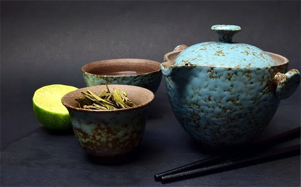 冬の観葉植物、葉っぱの掃除はなぜ必要？私が実践する自家製スプレー